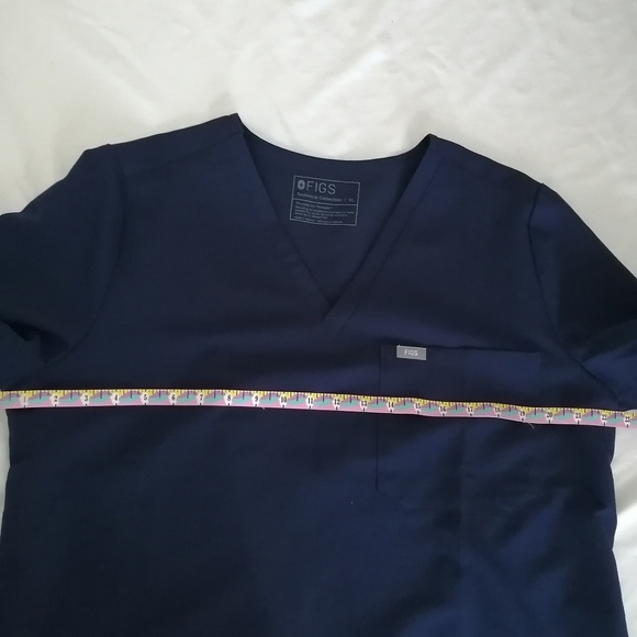 Figs Catarina One Pocket Scrub Top Navy XL - Picture 10 of 13
